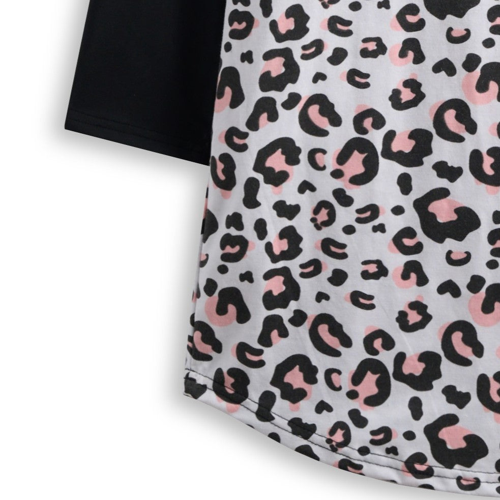 <img src="Black-Pink-Leopard-Print-Contrast-Long-Sleeve-Dress-Hoodie-Rockin-Wonder.jpg" alt="Black Pink Leopard Print Contrast Long Sleeve Dress Hoodie Rockin Wonder" loading="lazy">